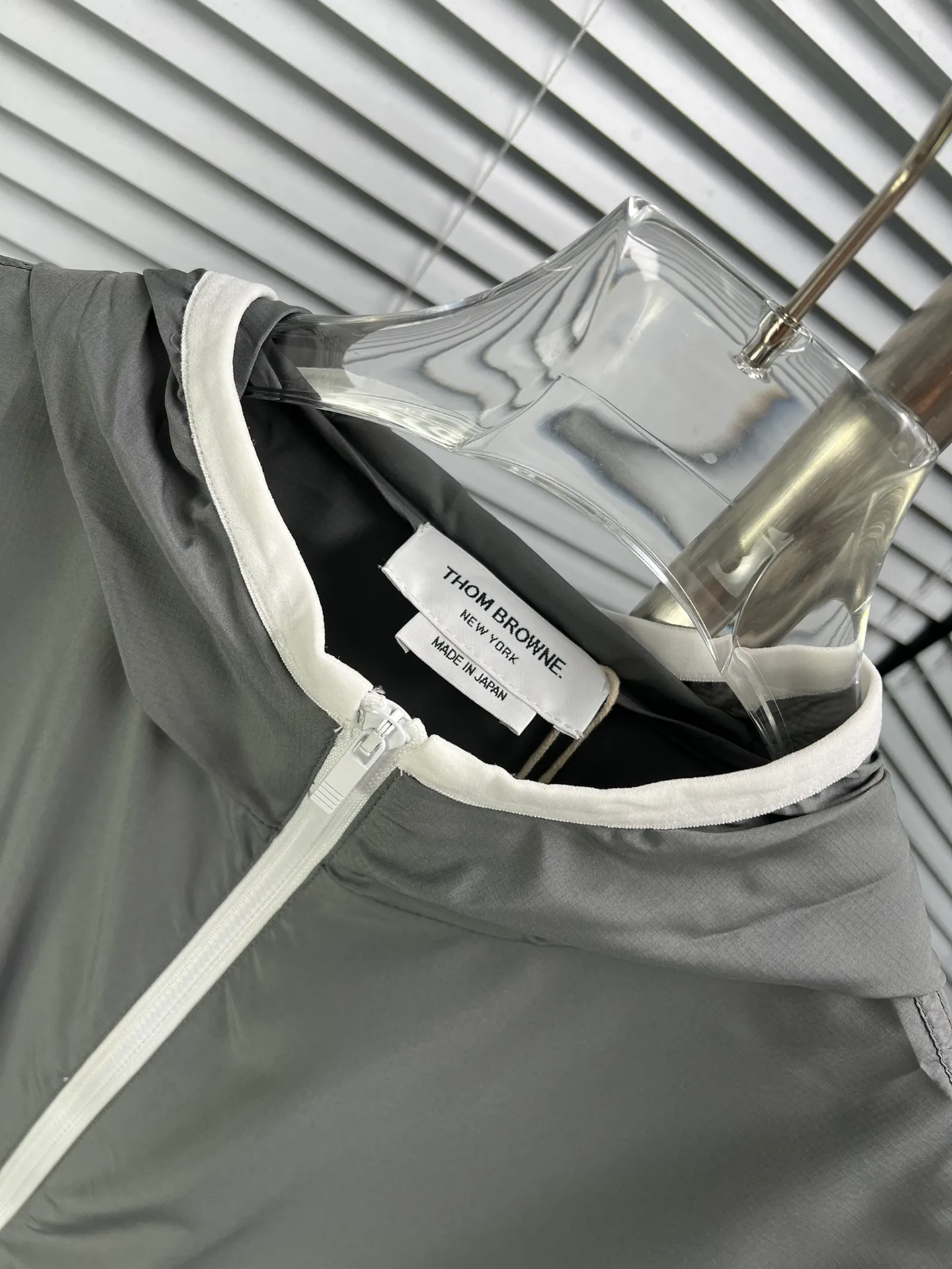 THOM BROWNE 2024SS New Arrival White Breathable Same Style ：Gray Black Size：1 2 3 4